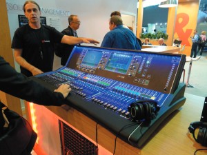 Messebericht Prolight + Sound 2016: Die dLive-Mischpulte stellen die neueste Generation bei Allen & Heath dar.